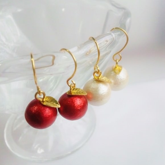 りんごのピアス